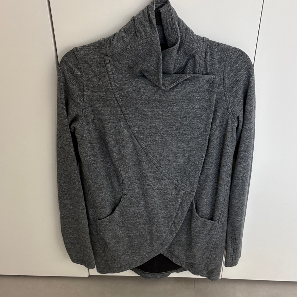 lululemon athletica Women's Charcoal Cardigan Wrap Jacket Size 4